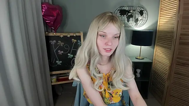 Madelaineses online show from November 15, 9:28 am