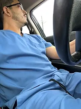 Dwizzlerperizzlee online show from April 13, 4:45 pm