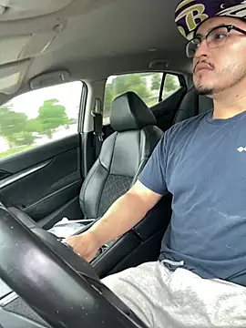 Dwizzlerperizzlee online show from April 14, 2:56 pm