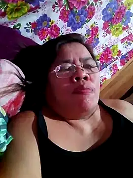 Snapshot of Huge_mama69 chatting on September 23, 11:57 am Huge mama69 online show from September 23, 11:57 am