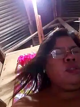 Snapshot of Huge_mama69 chatting on October 24, 3:36 am Huge mama69 online show from October 24, 3:36 am