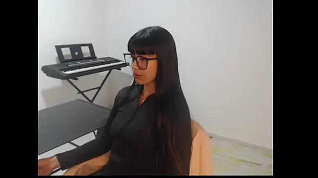 Snapshot of meganmiauu chatting on April 9, 6:19 am meganmiauu online show from April 9, 6:19 am
