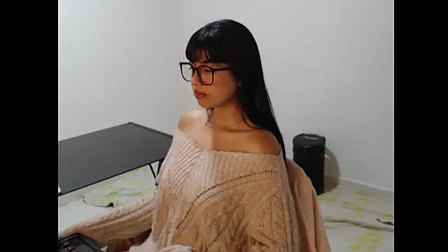 Snapshot of meganmiauu chatting on April 21, 9:37 am meganmiauu online show from April 21, 9:37 am