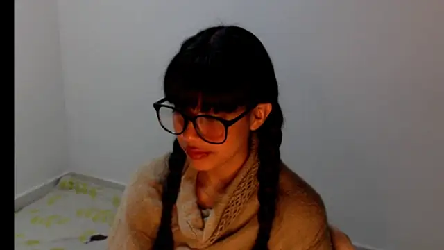 Snapshot of meganmiauu chatting on June 8, 10:48 am meganmiauu online show from June 8, 10:48 am