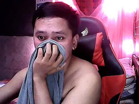 Snapshot of sweet_sexyasian69 chatting on April 10, 12:38 am sweet sexyasian69 online show from April 10, 12:38 am