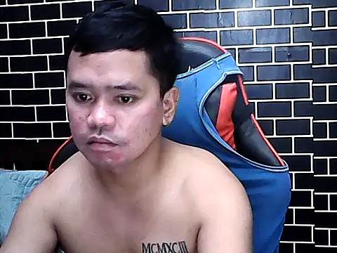 Snapshot of sweet_sexyasian69 chatting on April 11, 7:45 am sweet sexyasian69 online show from April 11, 7:45 am