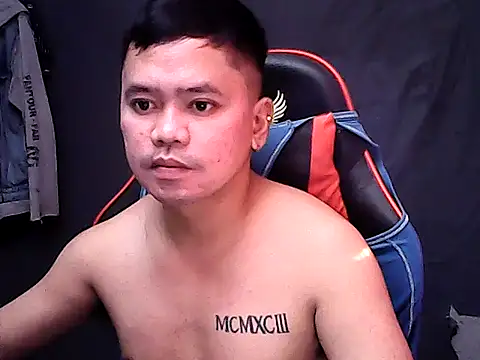 Snapshot of sweet_sexyasian69 chatting on April 15, 11:05 pm sweet sexyasian69 online show from April 15, 11:05 pm