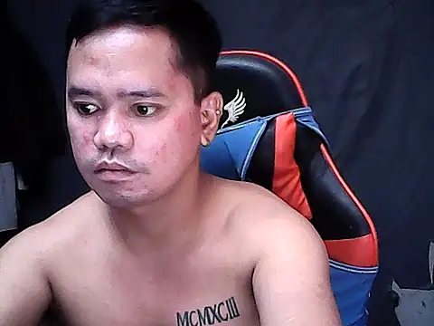 Snapshot of sweet_sexyasian69 chatting on May 1, 11:53 pm sweet sexyasian69 online show from May 1, 11:53 pm