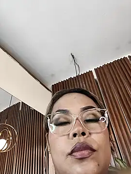 Snapshot of EmilyDuran_ chatting on October 9, 2:53 am EmilyDuran  online show from October 9, 2:53 am