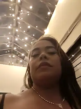 EmilyDuran  online show from November 5, 12:10 am