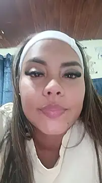 EmilyDuran  online show from July 14, 9:20 pm