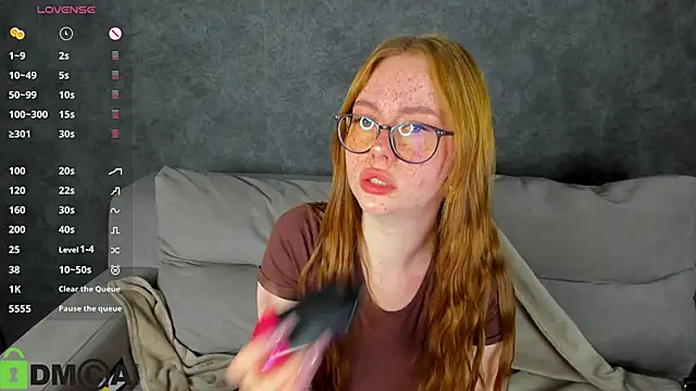 Snapshot of Roxy_Sunnny chatting on September 27, 8:30 am Roxy Sunnny online show from September 27, 8:30 am