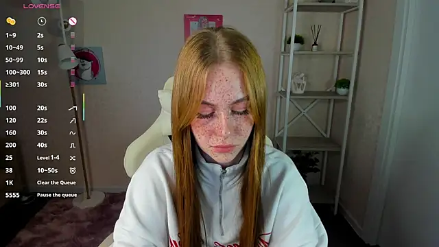 Snapshot of Roxy_Sunnny chatting on October 5, 9:18 am Roxy Sunnny online show from October 5, 9:18 am