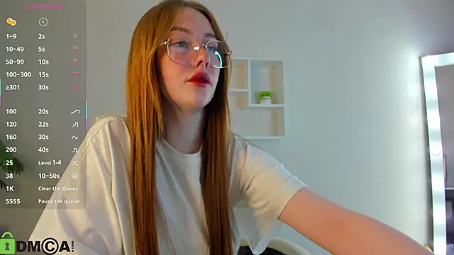 Snapshot of Roxy_Sunnny chatting on October 19, 9:21 am Roxy Sunnny online show from October 19, 9:21 am