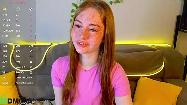 Snapshot of Roxy_Sunnny chatting on November 3, 9:32 am Roxy Sunnny online show from November 3, 9:32 am