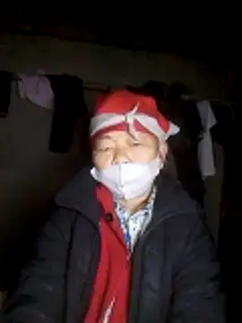 Snapshot of VangLe73 chatting on January 5, 11:52 pm VangLe73 online show from January 5, 11:52 pm