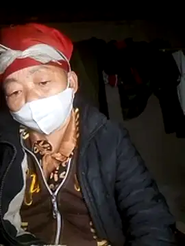 Snapshot of VangLe73 chatting on January 9, 6:31 pm VangLe73 online show from January 9, 6:31 pm