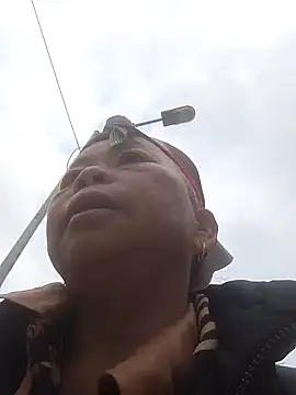 Snapshot of VangLe73 chatting on January 11, 8:08 am VangLe73 online show from January 11, 8:08 am