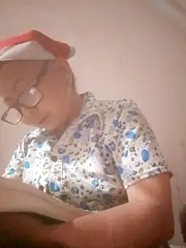 VangLe73 online show from March 28, 2:05 pm