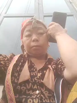 VangLe73 online show from April 2, 2:42 am