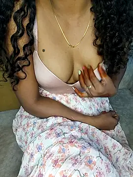 Snapshot of Tamilpallavi chatting on November 15, 2:20 am Tamilpallavi online show from November 15, 2:20 am