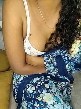 Snapshot of Tamilpallavi chatting on November 17, 2:23 pm Tamilpallavi online show from November 17, 2:23 pm