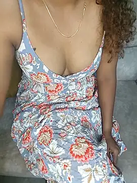 Snapshot of Tamilpallavi chatting on April 25, 11:57 am Tamilpallavi online show from April 25, 11:57 am