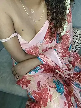 Snapshot of Tamilpallavi chatting on July 21, 9:33 am Tamilpallavi online show from July 21, 9:33 am
