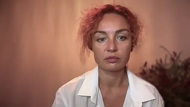 Snapshot of Reddgiirl chatting on October 18, 5:35 pm Reddgiirl online show from October 18, 5:35 pm