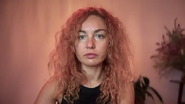 Snapshot of Reddgiirl chatting on October 30, 6:52 pm Reddgiirl online show from October 30, 6:52 pm