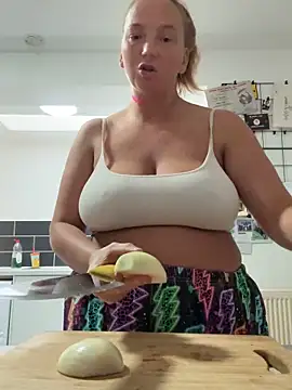 JustYourNormalCouple online show from October 15, 8:47 am