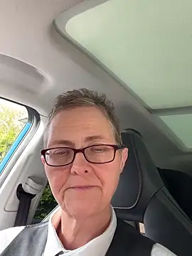 Curvy-Jinx online show from September 24, 11:35 am