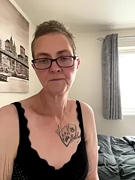 Curvy-Jinx online show from October 3, 8:44 am