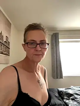 Curvy-Jinx online show from October 8, 12:03 pm