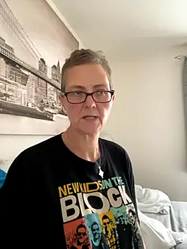 Curvy-Jinx online show from October 14, 7:42 am