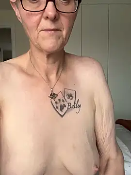 Curvy-Jinx online show from October 20, 7:31 am