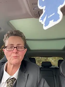 Curvy-Jinx online show from February 10, 11:25 am