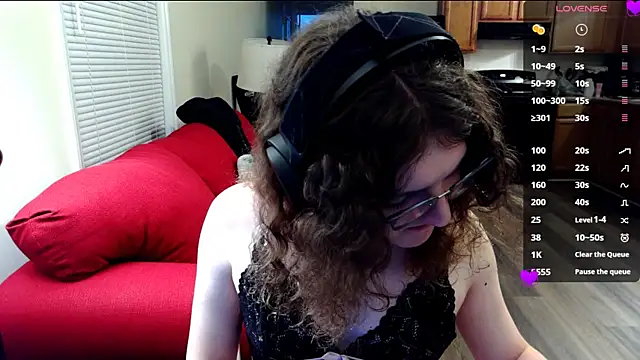 KayKumm online show from October 7, 3:47 am