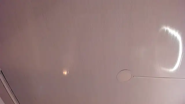 Snapshot of mia_kisses2 chatting on March 21, 2:05 am mia kisses2 online show from March 21, 2:05 am