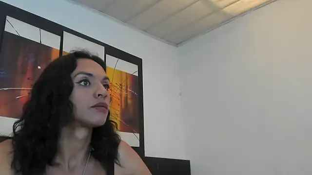 Snapshot of MeganRhyder chatting on June 8, 4:18 pm MeganRhyder online show from June 8, 4:18 pm