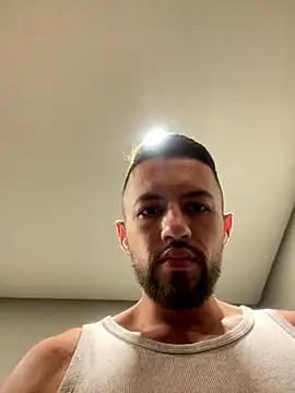 thiago cruzzz online show from September 11, 1:55 pm