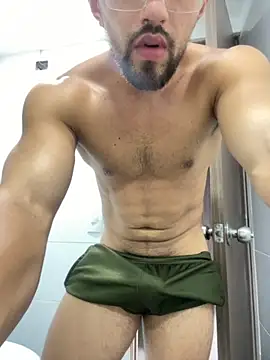 thiago cruzzz online show from September 19, 8:31 pm