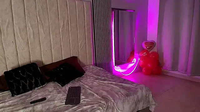 Snapshot of rachell_owen chatting on September 21, 5:20 am rachell owen online show from September 21, 5:20 am