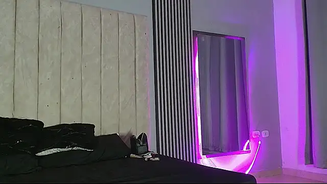 Snapshot of rachell_owen chatting on October 2, 4:30 am rachell owen online show from October 2, 4:30 am