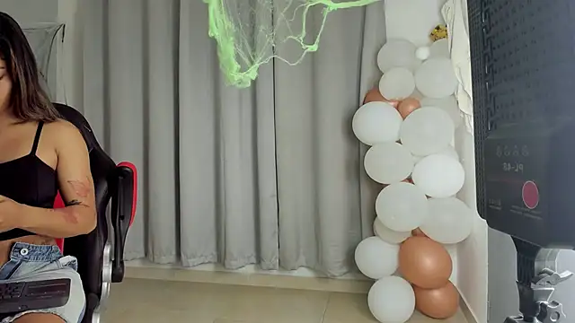 Snapshot of rachell_owen chatting on October 20, 10:59 am rachell owen online show from October 20, 10:59 am