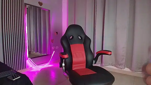 Snapshot of rachell_owen chatting on November 7, 4:23 am rachell owen online show from November 7, 4:23 am