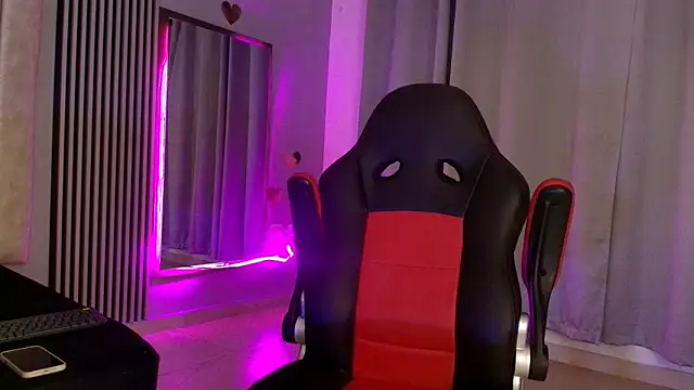 Snapshot of rachell_owen chatting on November 23, 4:23 am rachell owen online show from November 23, 4:23 am