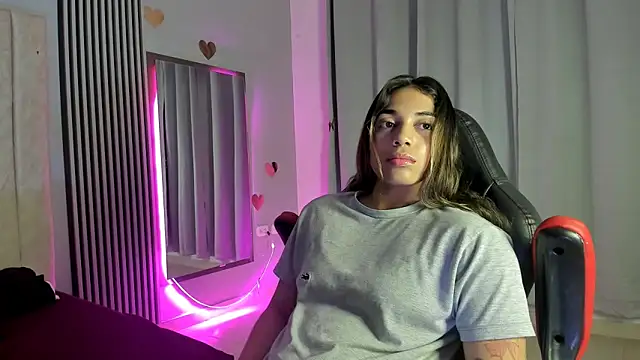 Snapshot of rachell_owen chatting on December 3, 4:31 am rachell owen online show from December 3, 4:31 am