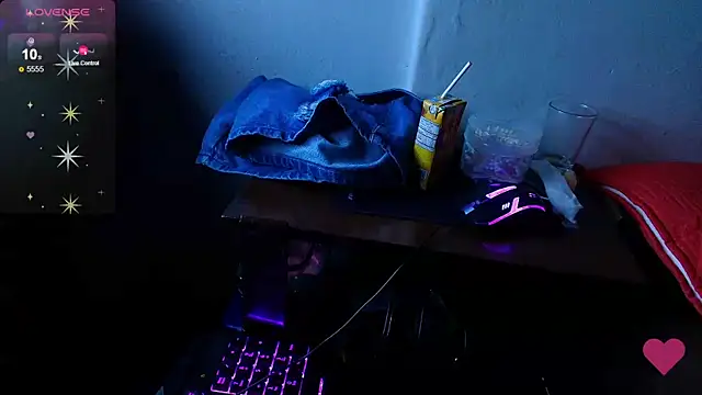 Snapshot of luisahot_9727 chatting on October 28, 7:12 am luisahot 9727 online show from October 28, 7:12 am