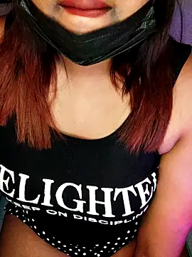 Snapshot of darling_devil chatting on February 6, 12:19 pm darling devil online show from February 6, 12:19 pm